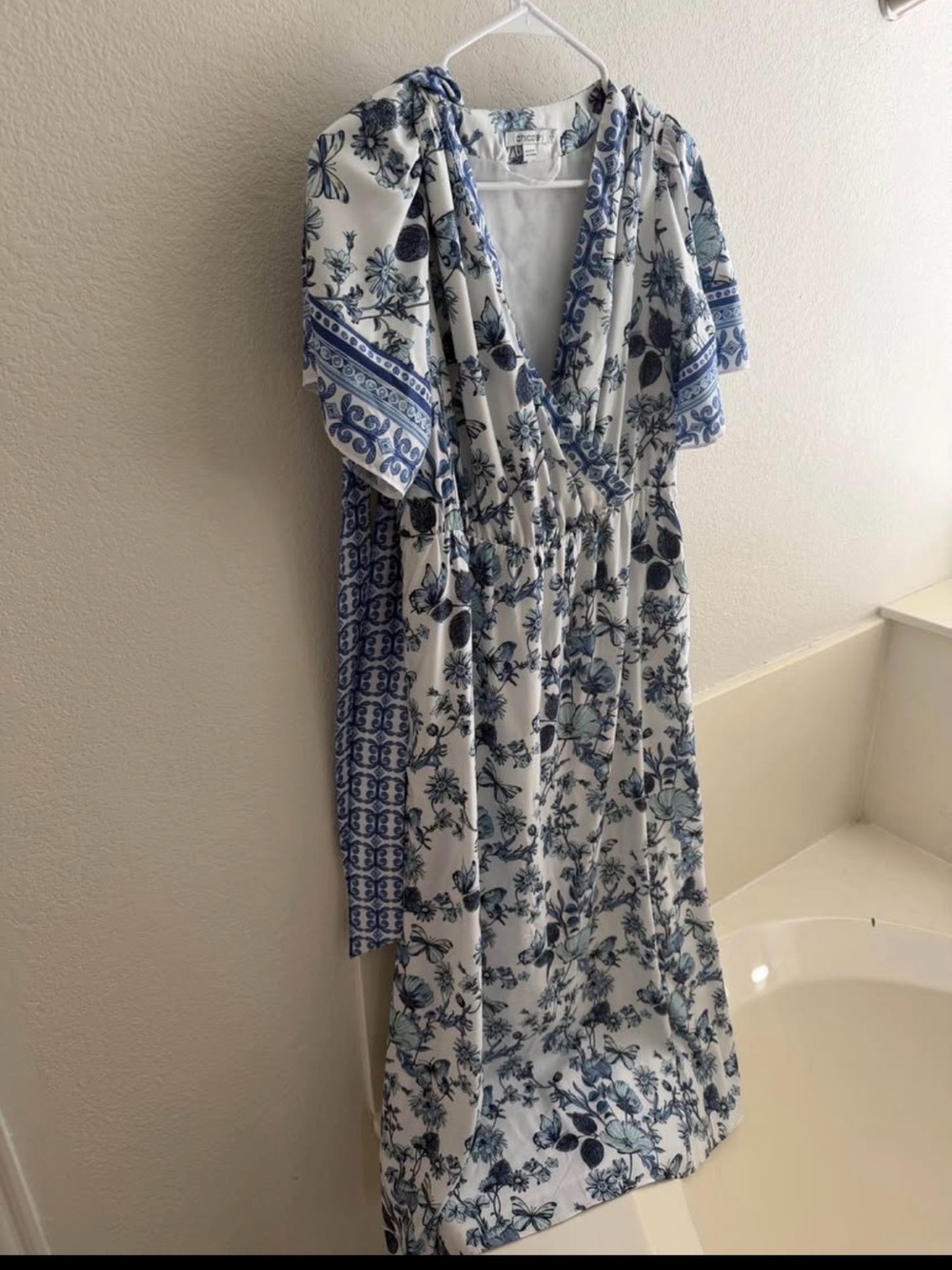 Chicos tie waist Blue Floral V-Neck Dress